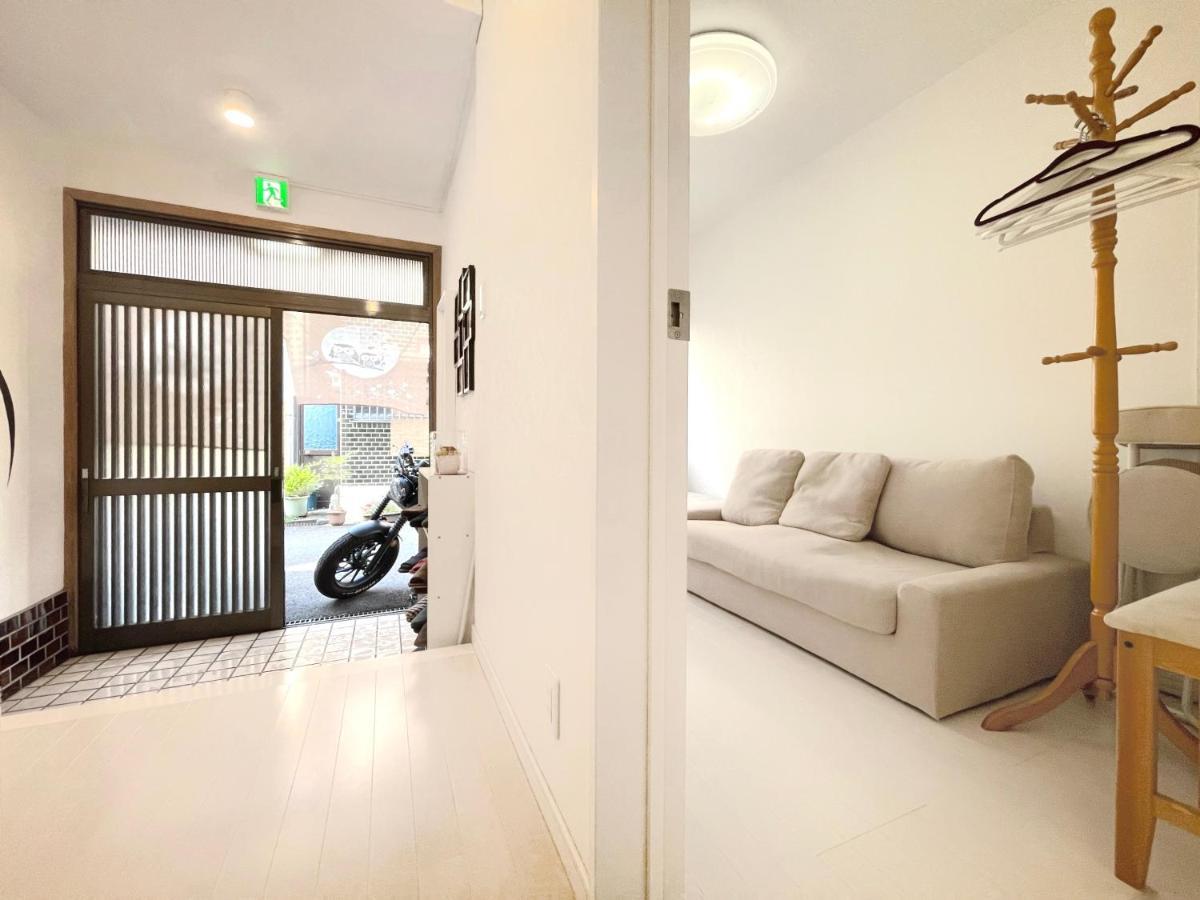 Guesthouse中道 Osaka Esterno foto